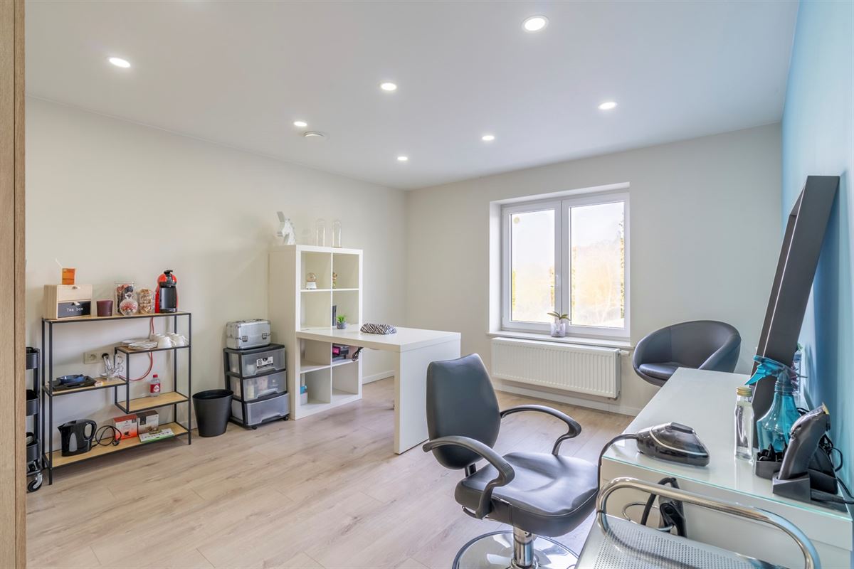 Smaakvolle, volledig gerenoveerde woning met 3 slaapkamers