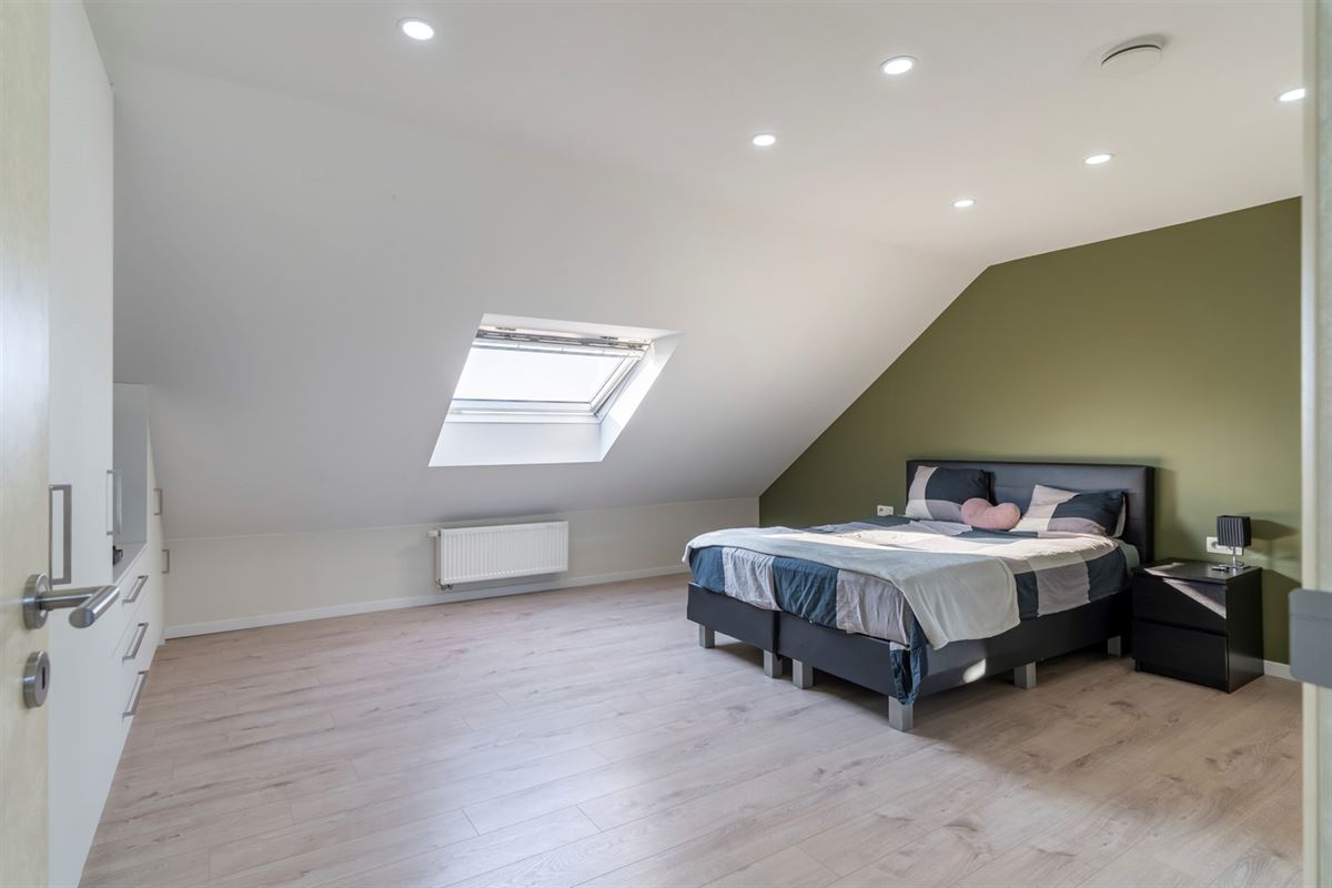 Smaakvolle, volledig gerenoveerde woning met 3 slaapkamers