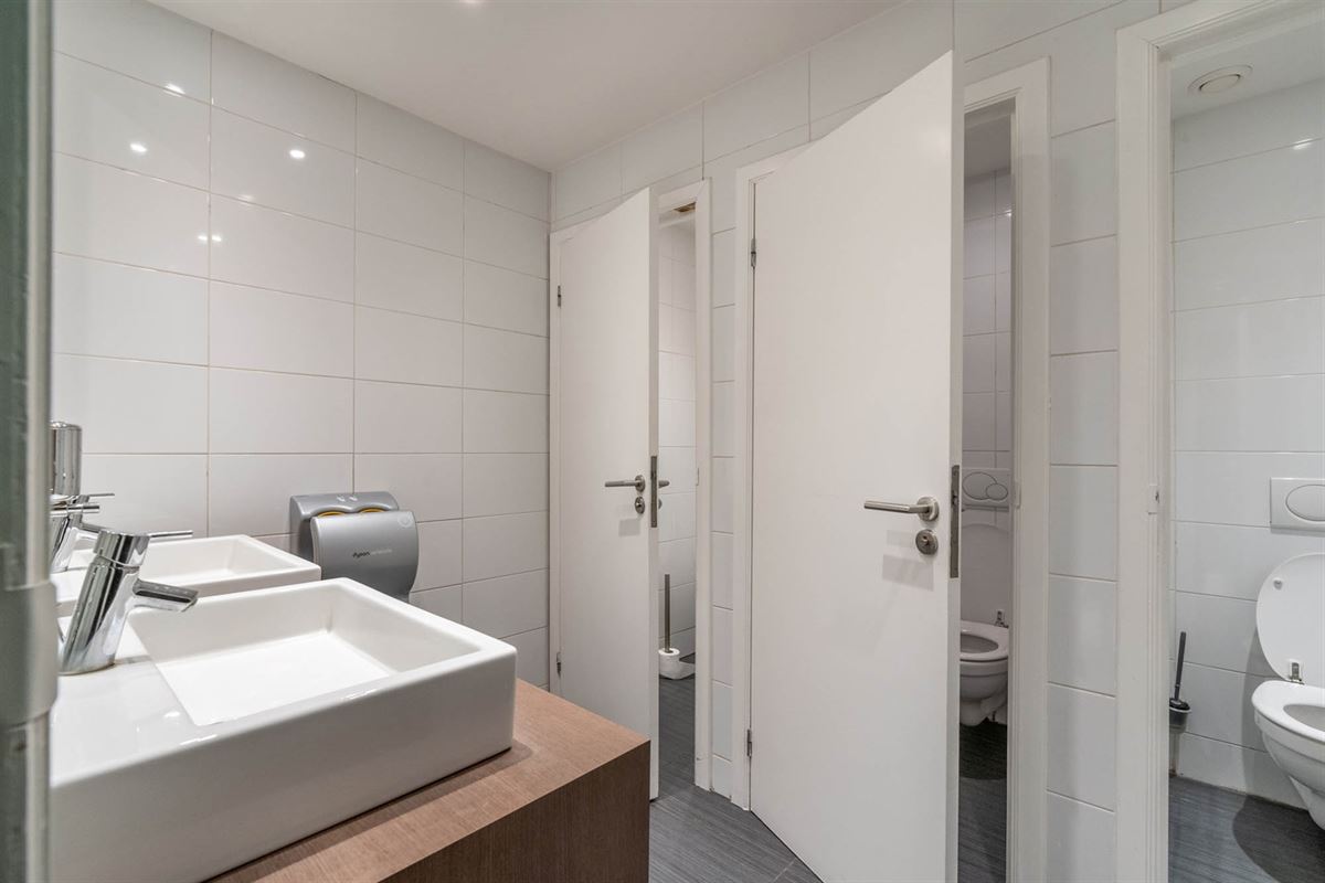 Commerce avec appartement