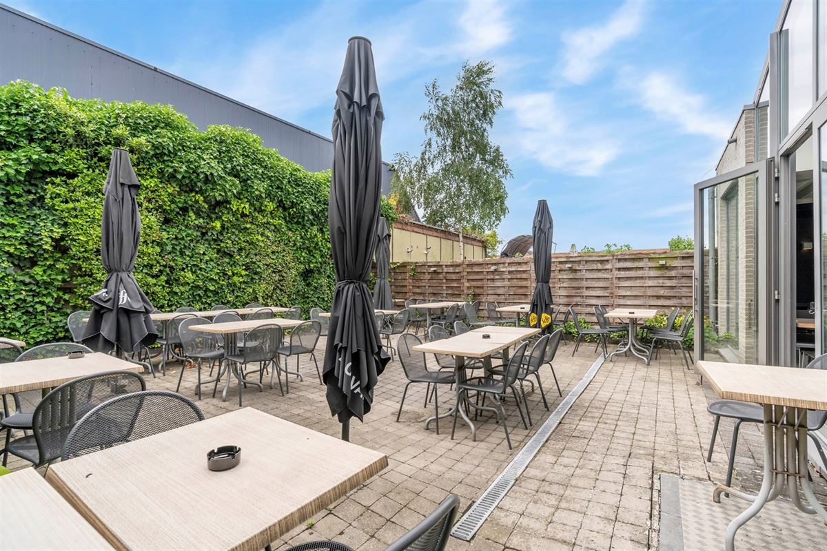 Commerce avec appartement