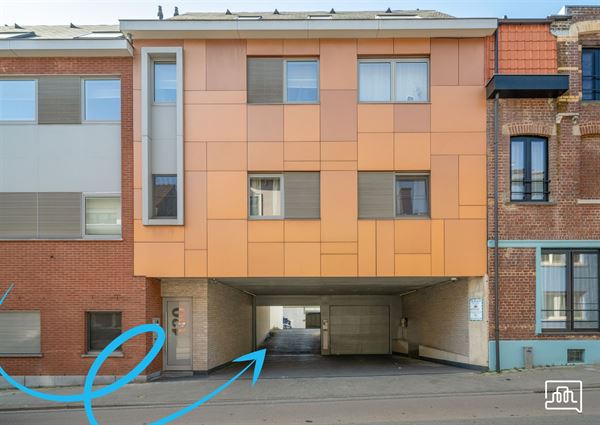 Dubbele garagebox - binnen - gesloten