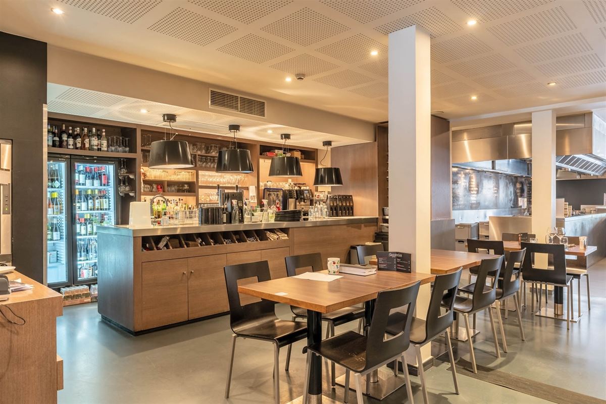 Commerce avec appartement