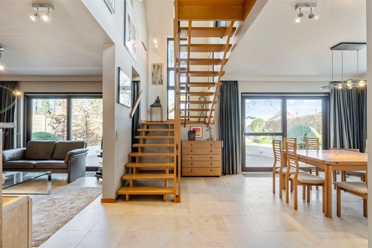 Huis met 4 slaapkamers en garage/atelier in de tuin