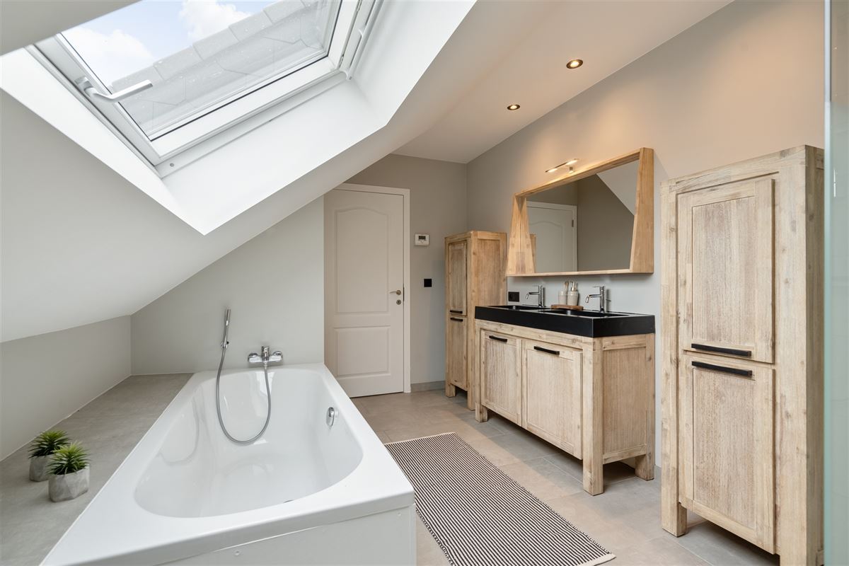 Prachtige gerenoveerde villa met tal van mogelijkheden