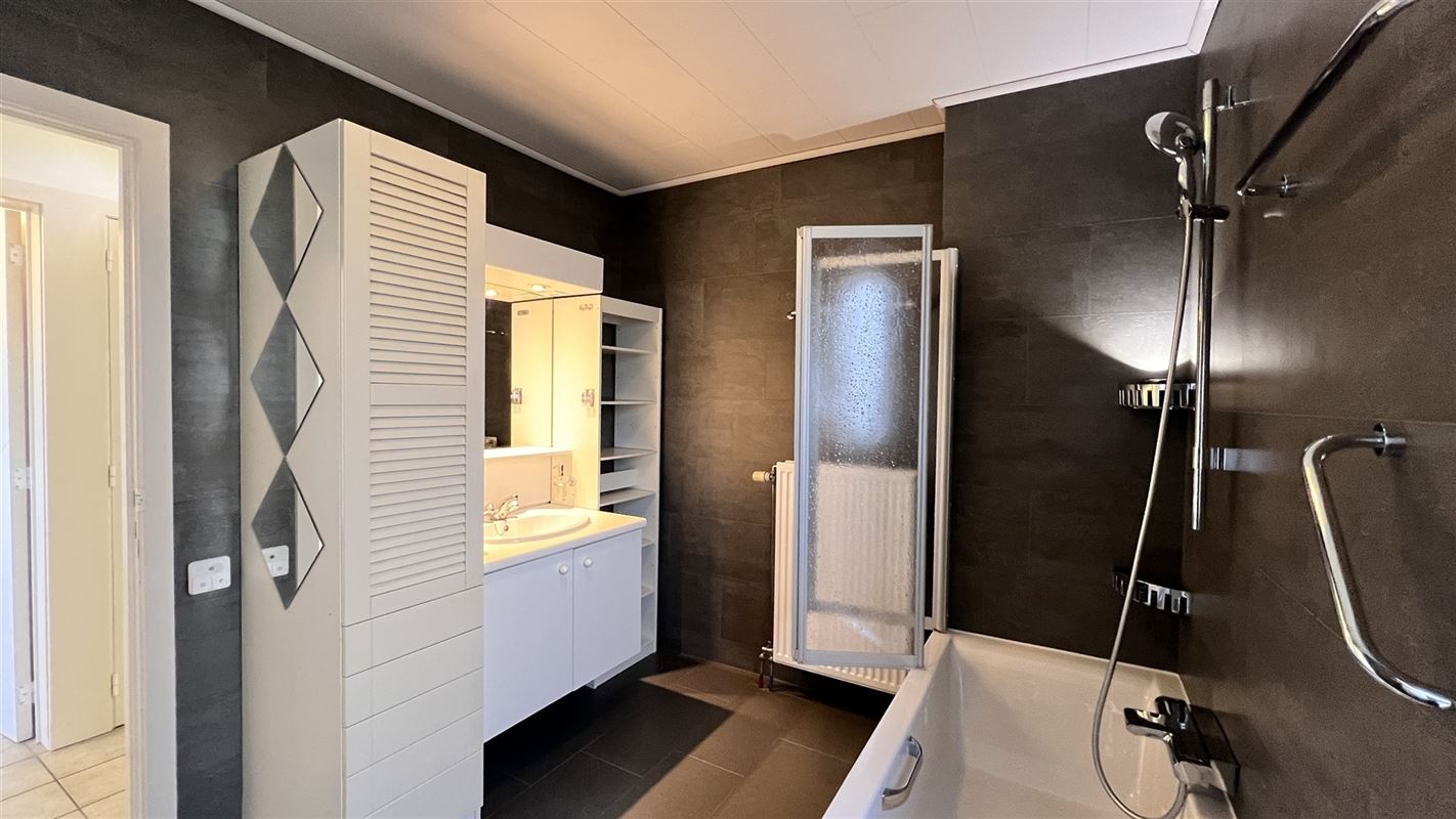 Gelijkvloersappartement met 2 slaapkamers + staanplaats