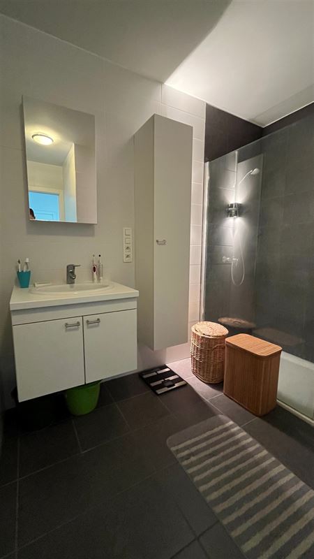 Appartement 2 slaapkamers + terras + staanplaats