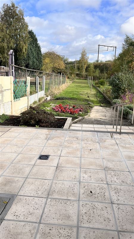 Huis met 2 grote slaapkamers en tuin