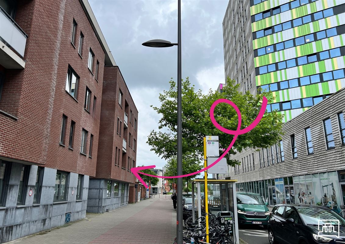 Appartement 2 slaapkamers + bureau + PK