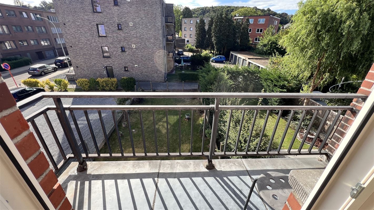 Appartement twee slaapkamers + terras