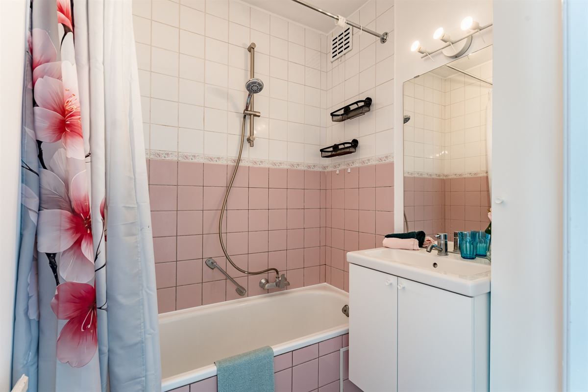 Appartement met twee slaapkamers + garage