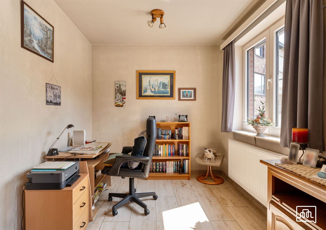 Huis met garage, tuin en drie slaapkamers
