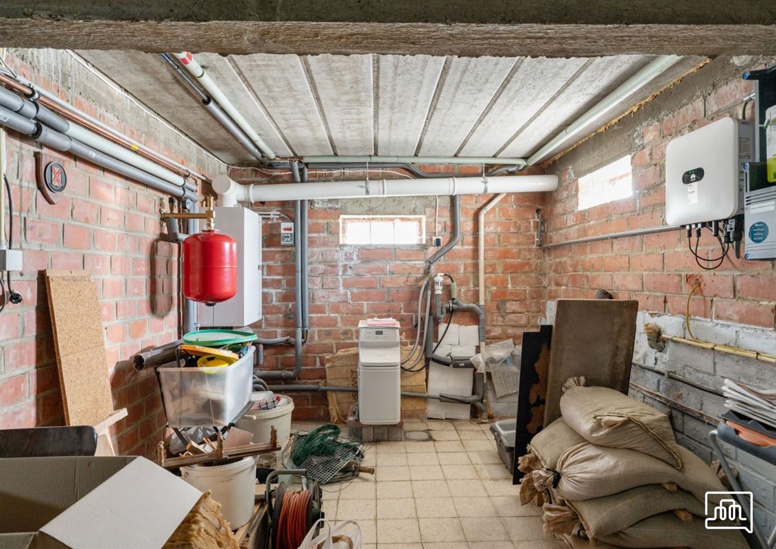 Huis met garage, tuin en drie slaapkamers