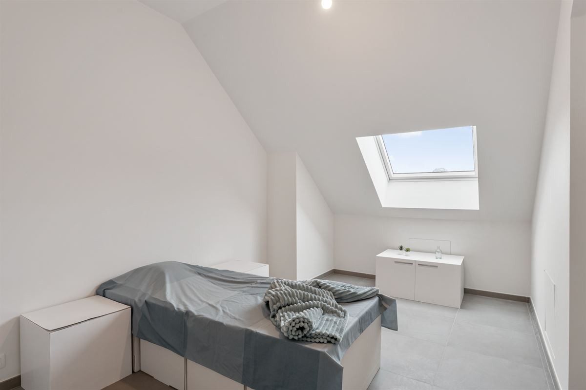 Nieuw duplex-appartement met 3 slaapkamers en garage
