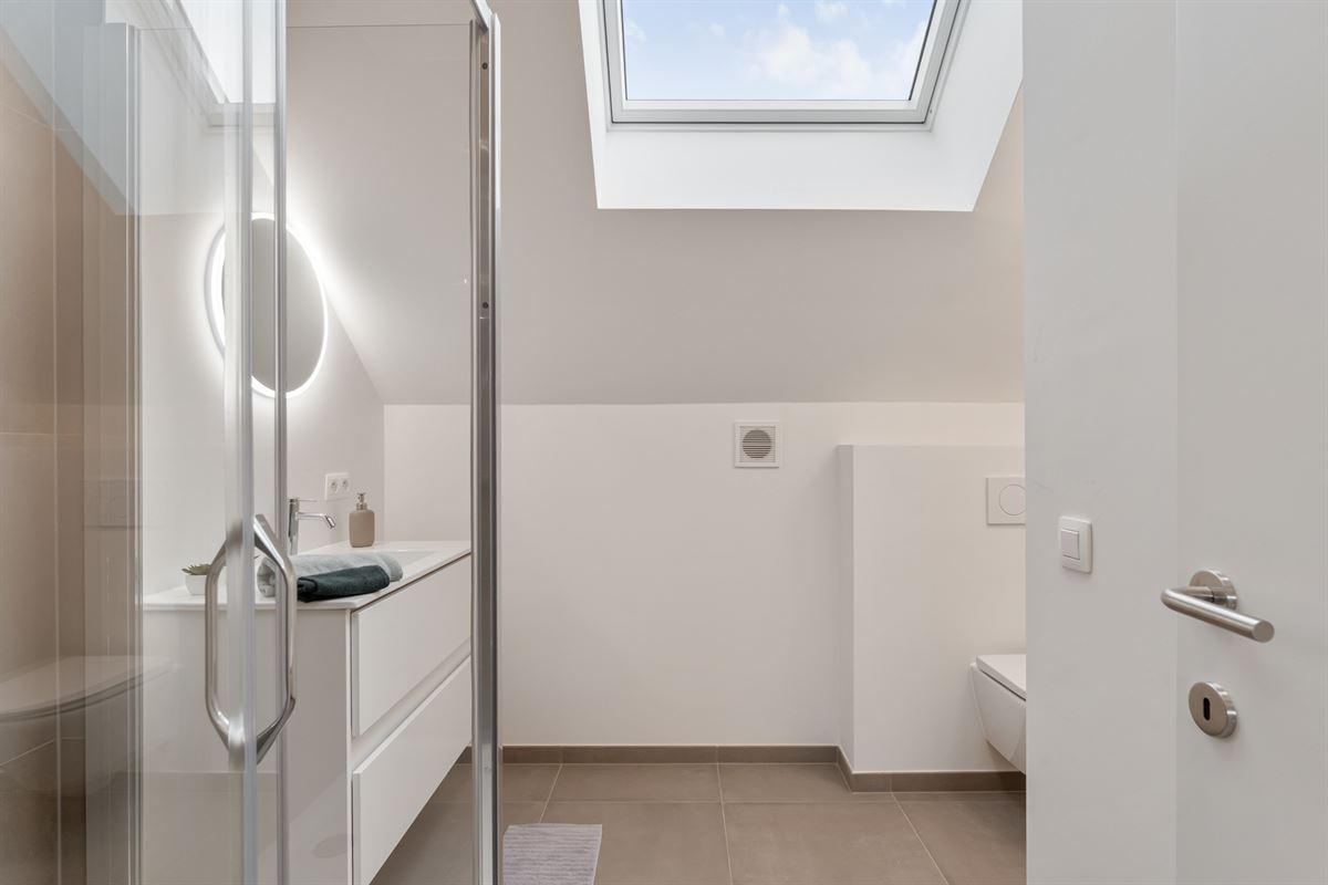 Nieuw duplex-appartement met 3 slaapkamers en garage