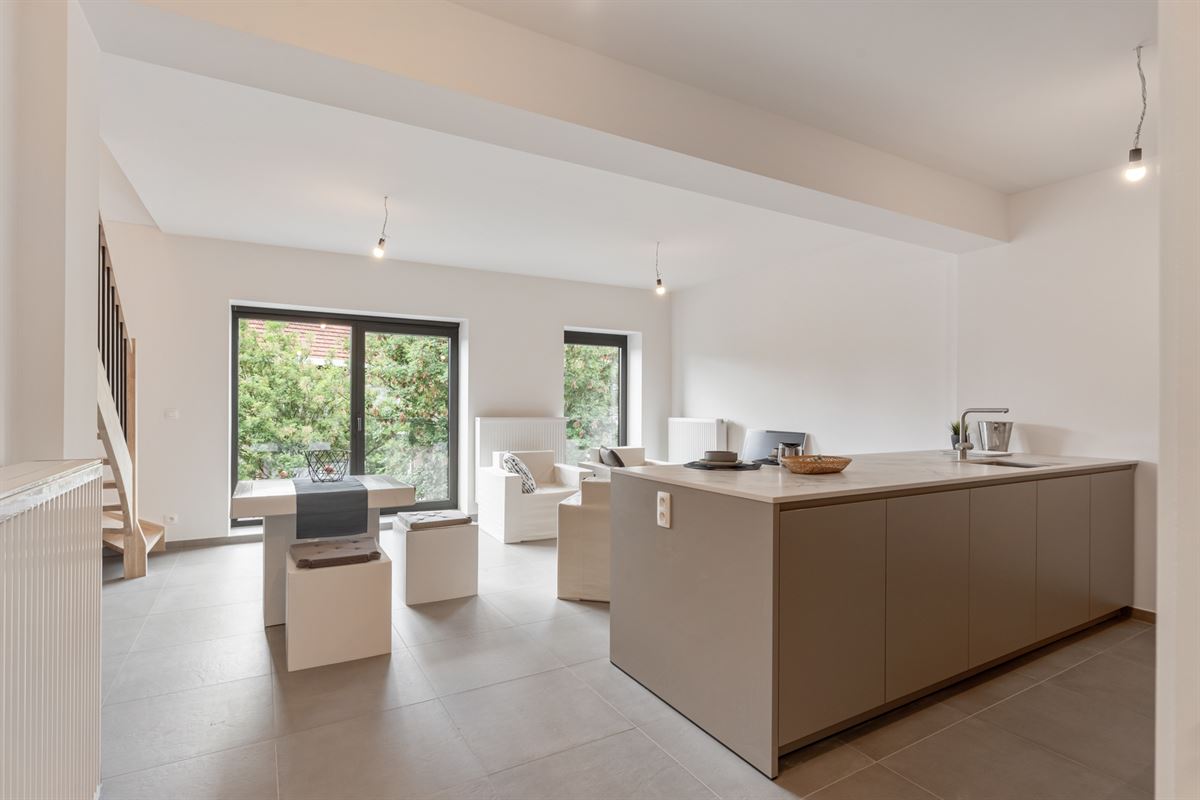 Nieuw duplex-appartement met 3 slaapkamers en garage
