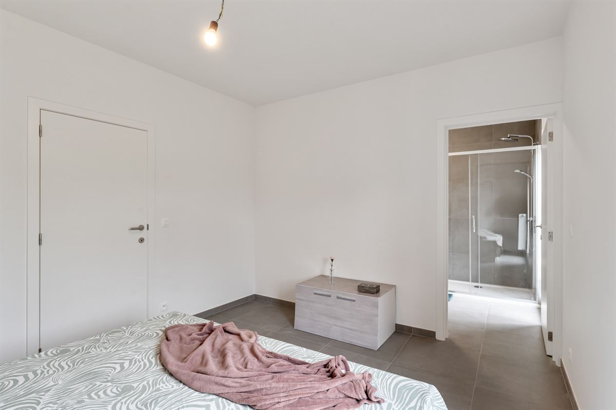 Nieuw duplex-appartement met 3 slaapkamers en garage