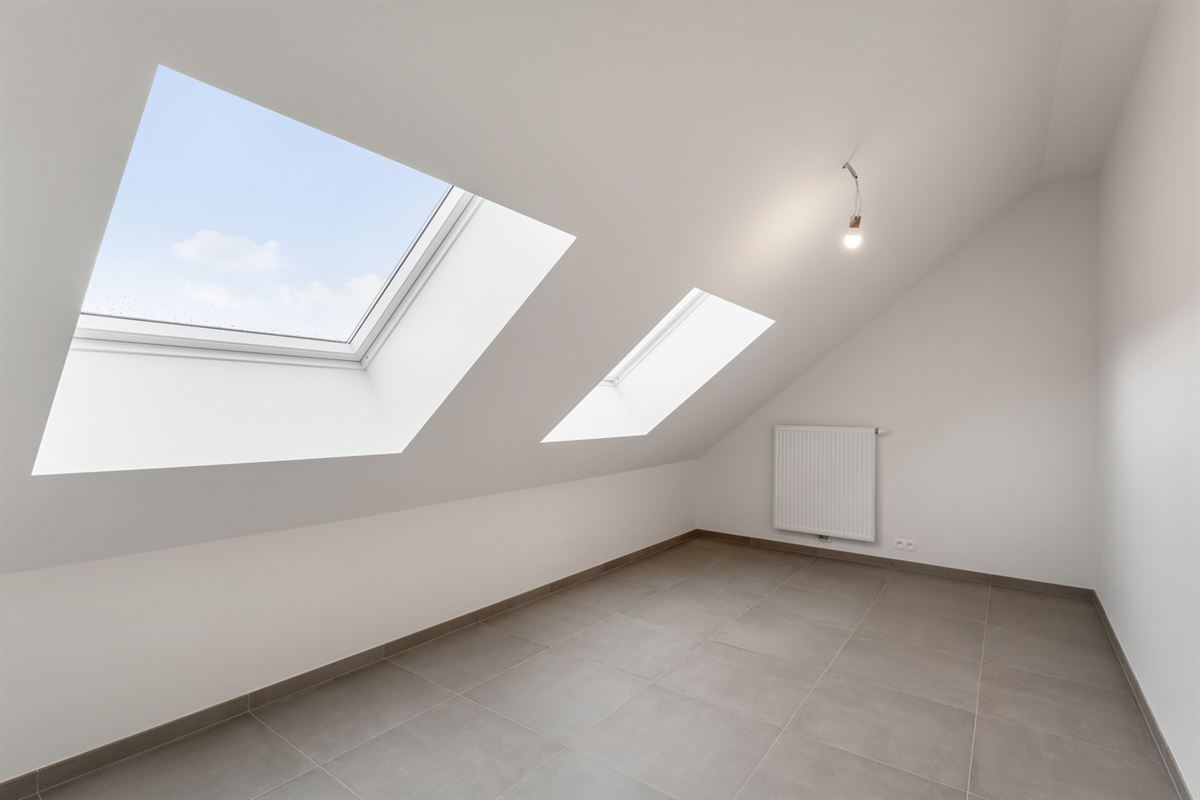 Nieuw duplex-appartement met 3 slaapkamers en garage