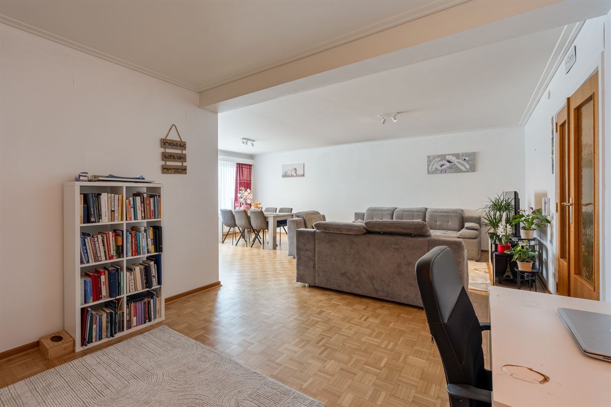 Charmant 3-slaapkamer appartement met garagebox