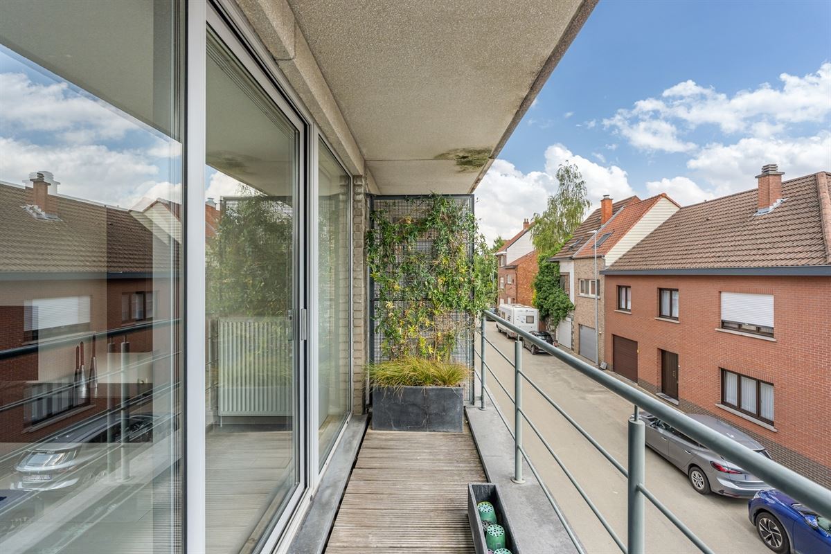 Ruim 2-slaapkamerappartement met 2 terrassen en autostaanplaats