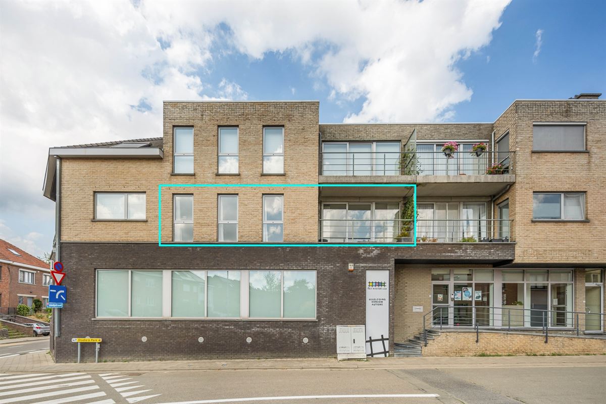 Ruim 2-slaapkamerappartement met 2 terrassen en autostaanplaats
