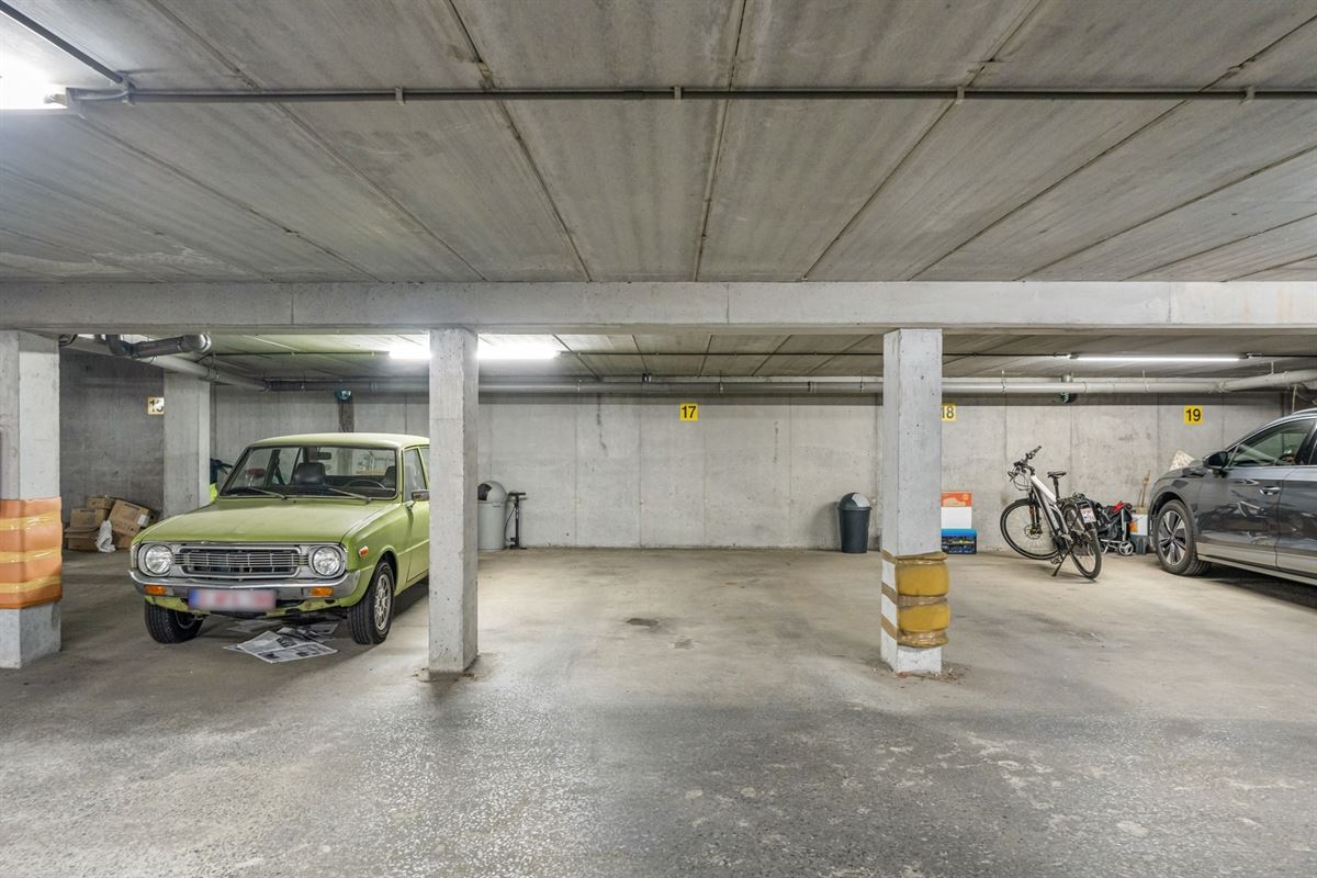 Ruim 2-slaapkamerappartement met 2 terrassen en autostaanplaats