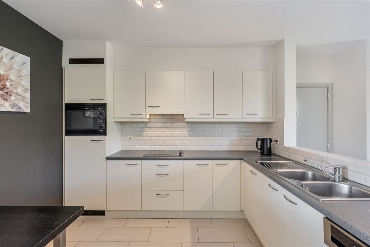 Ruim 2-slaapkamerappartement met 2 terrassen en autostaanplaats