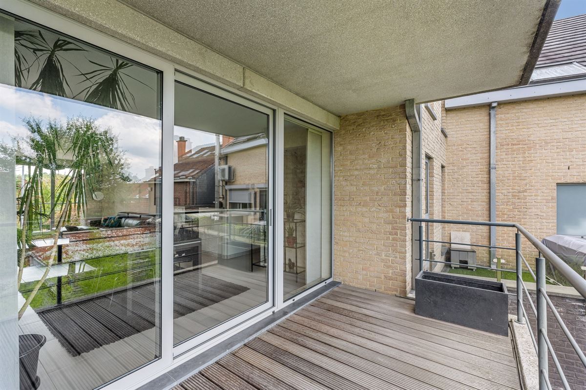 Ruim 2-slaapkamerappartement met 2 terrassen en autostaanplaats