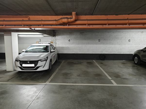 Parking / Garage à 4000 LIÈGE (Belgique) - Prix 