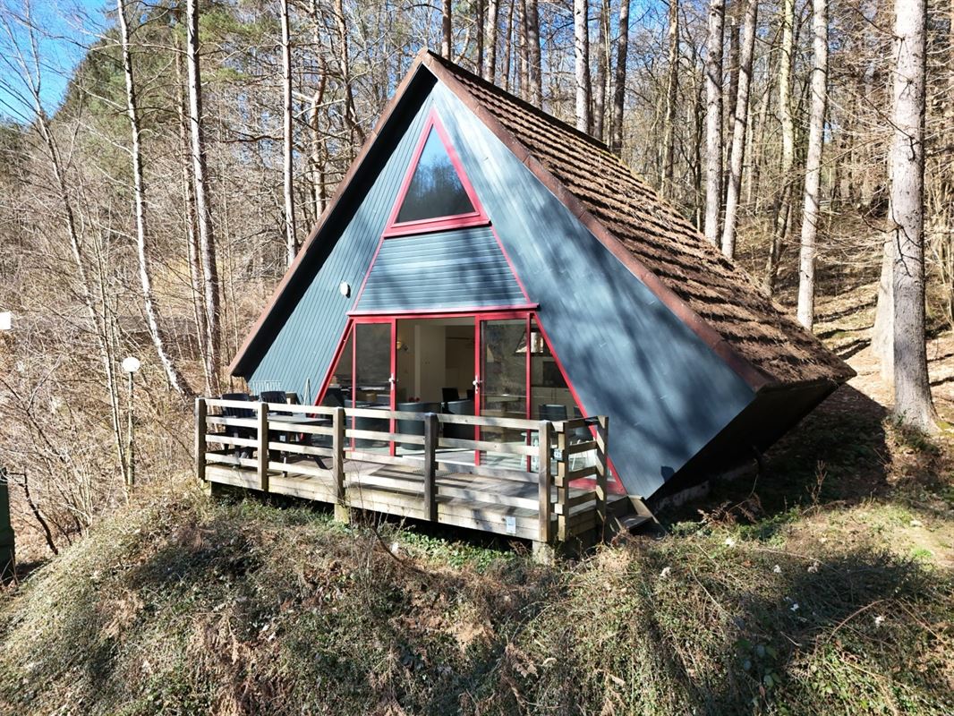 Möbliertes Chalet 30 m², privater Park mit Schwimmbad und Restaurant