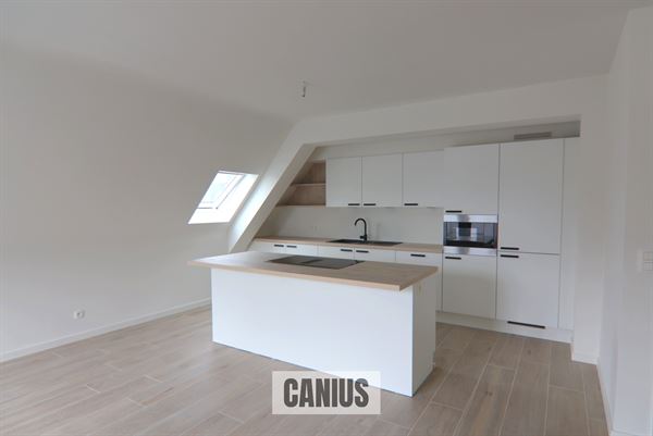 RUIM APPARTEMENT MET TWEE SLPK EN TERRAS VAN 25 M²