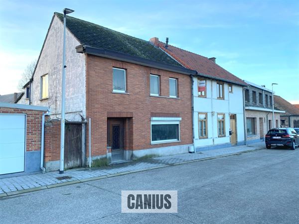 Te renoveren woning met mogelijkheden