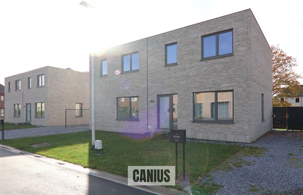 HEDENDAAGSE & ENERGIEZUINIGE HOB MET 3 SLKS & TUIN