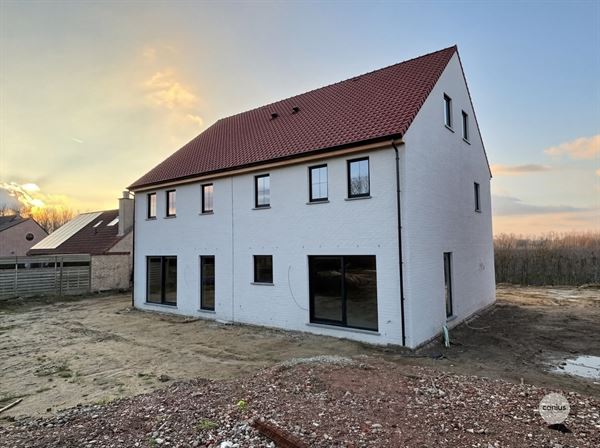 LANDELIJKE NIEUWBOUWWONING MET 4 SLPKS