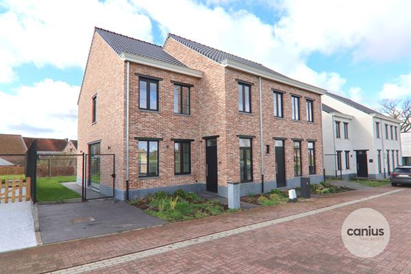 RUSTIG GELEGEN WONING MET 3 SLKS