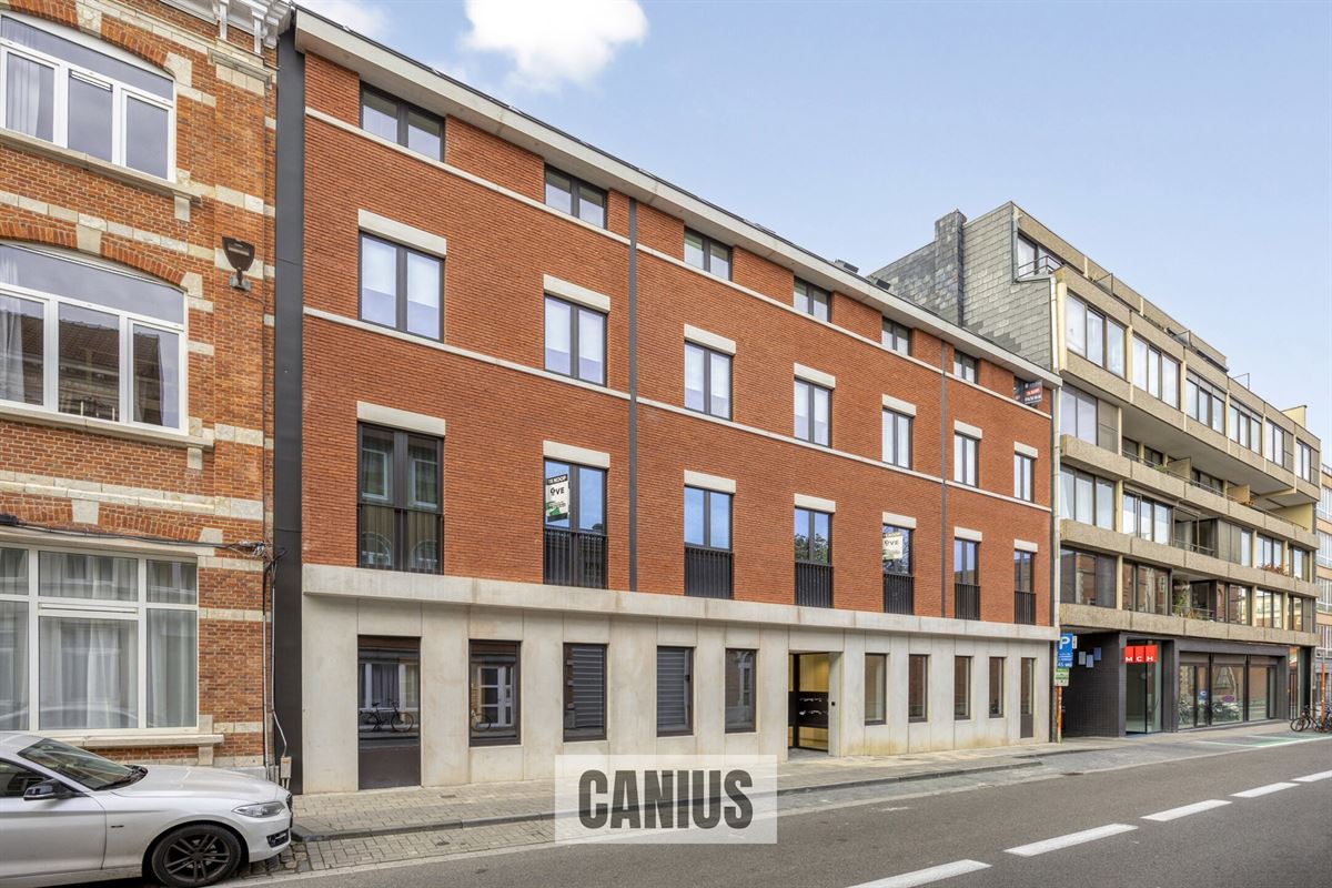 RUIM APP. MET 3 SLPKS EN TERRAS