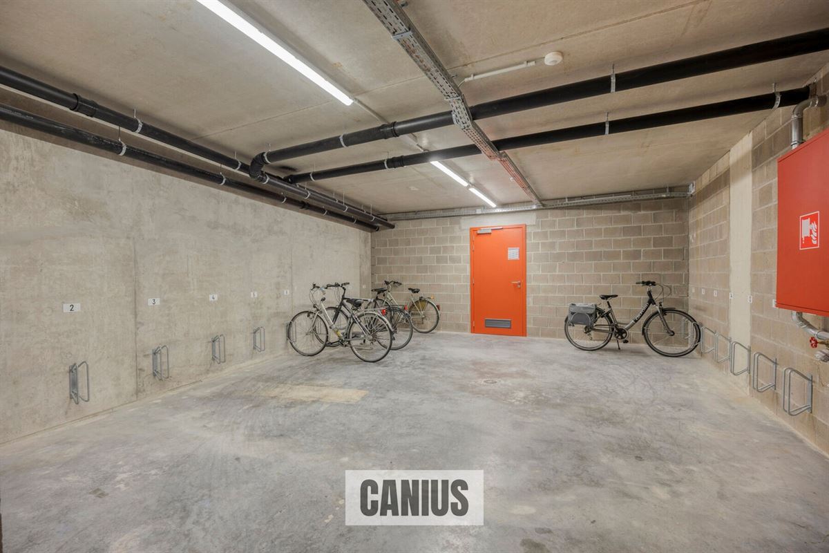 RUIM APP. MET 3 SLPKS EN TERRAS