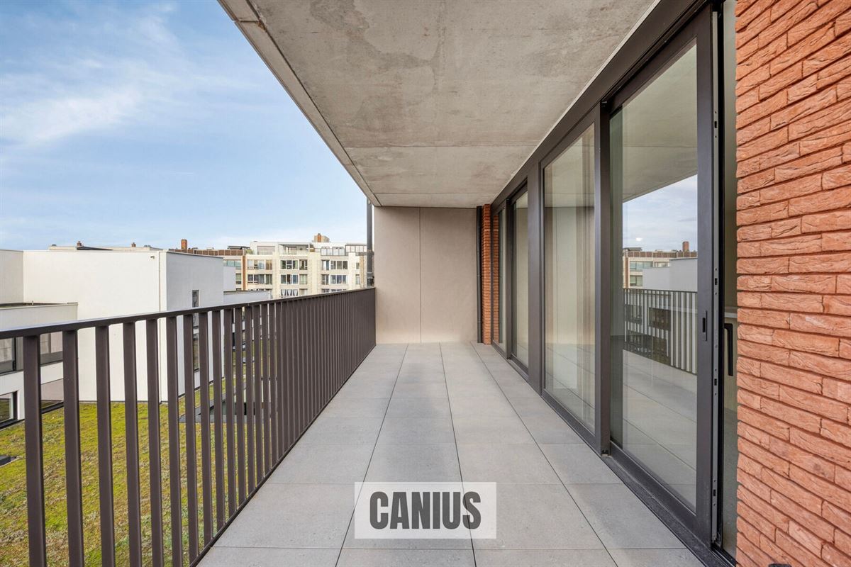 RUIM APP. MET 3 SLPKS EN TERRAS