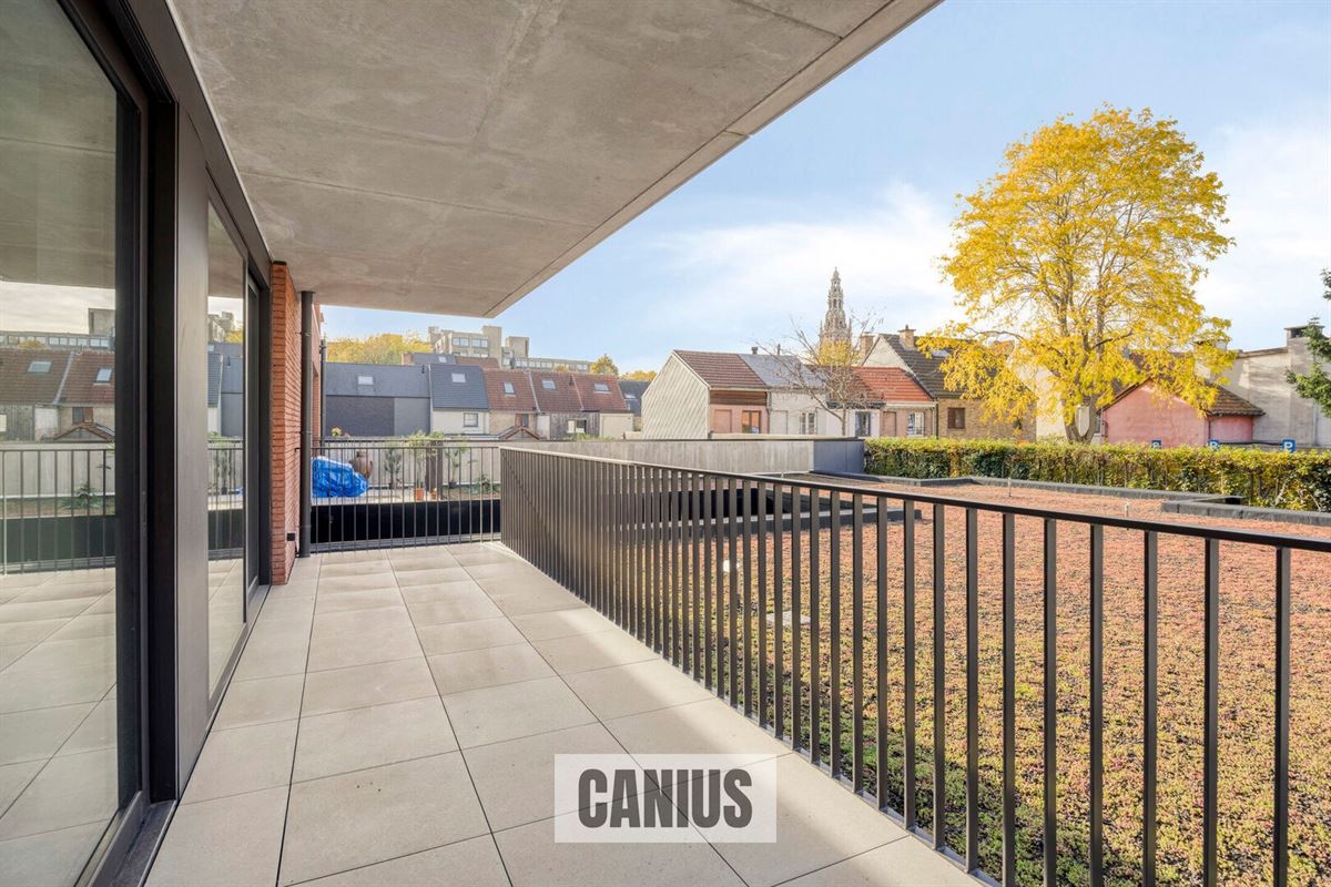RUIM APP. MET 3 SLPKS EN TERRAS