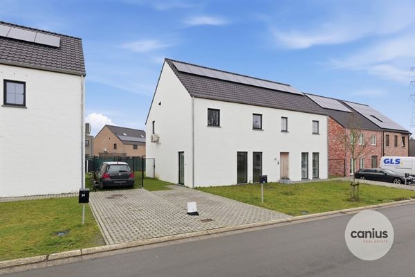 LANDELIJKE WONING MET 3 SLKS & TUIN