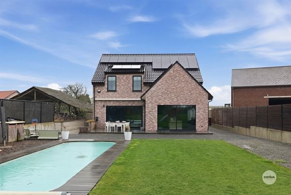 UITZONDERLIJKE WONING MET ZWEMBAD – MOGELIJKHEID ZELFSTANDIG BEROEP