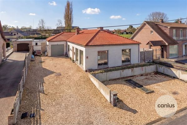 KNAPPE GELIJKVLOERSE WONING MET 4 SLAAPKAMERS