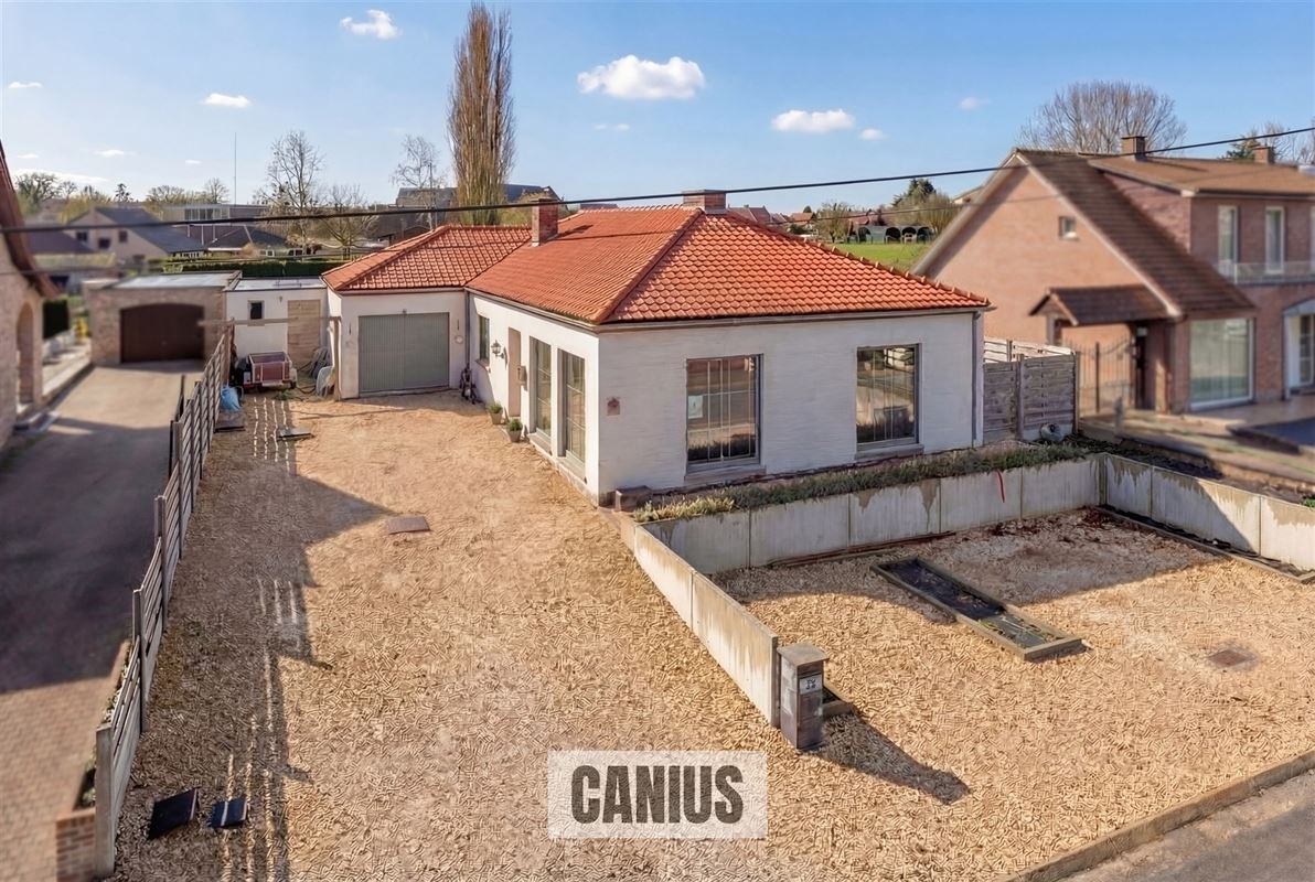 KNAPPE GELIJKVLOERSE WONING MET 4 SLAAPKAMERS