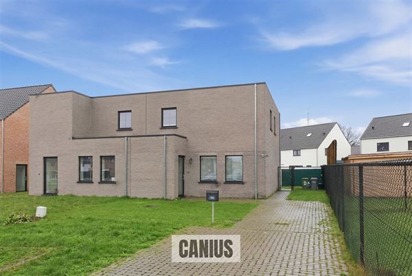 MODERNE WONING MET 3 SLKS & TUIN