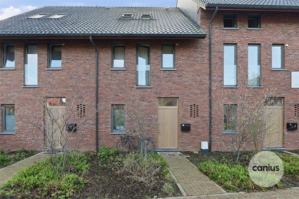 HEDENDAAGSE WONING NABIJ HET CENTRUM