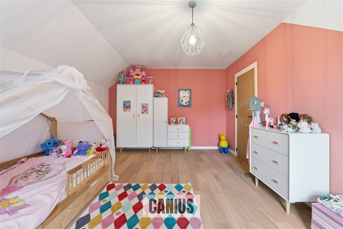 UITZONDERLIJKE WONING MET ZWEMBAD – MOGELIJKHEID ZELFSTANDIG BEROEP