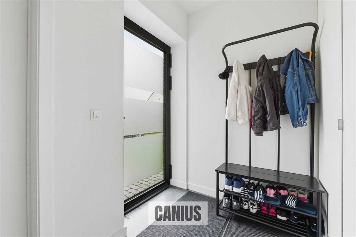 MODERNE WONING MET 3 SLKS & TUIN