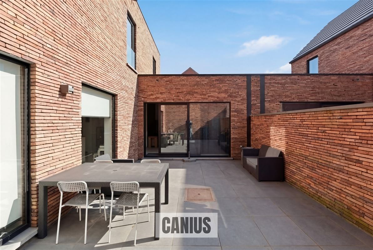 RECENTE WONING MET 3 SLKS NABIJ HET STADSCENTRUM