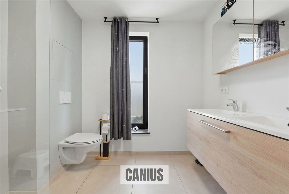 RECENTE WONING MET 3 SLKS NABIJ HET STADSCENTRUM