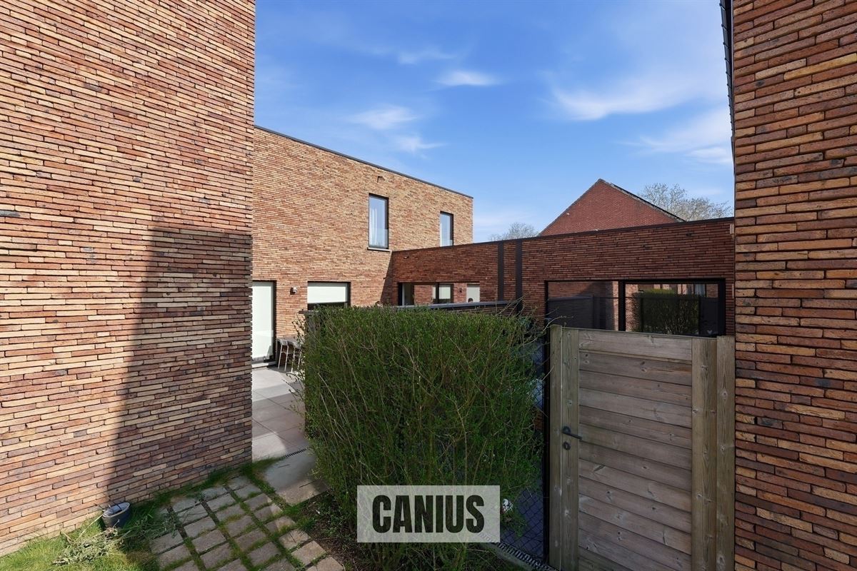 RECENTE WONING MET 3 SLKS NABIJ HET STADSCENTRUM