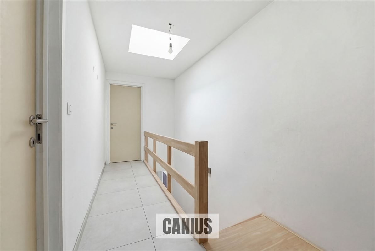 RECENTE WONING MET 3 SLKS NABIJ HET STADSCENTRUM